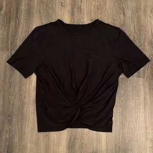 Cropped Lululemon Tshirt